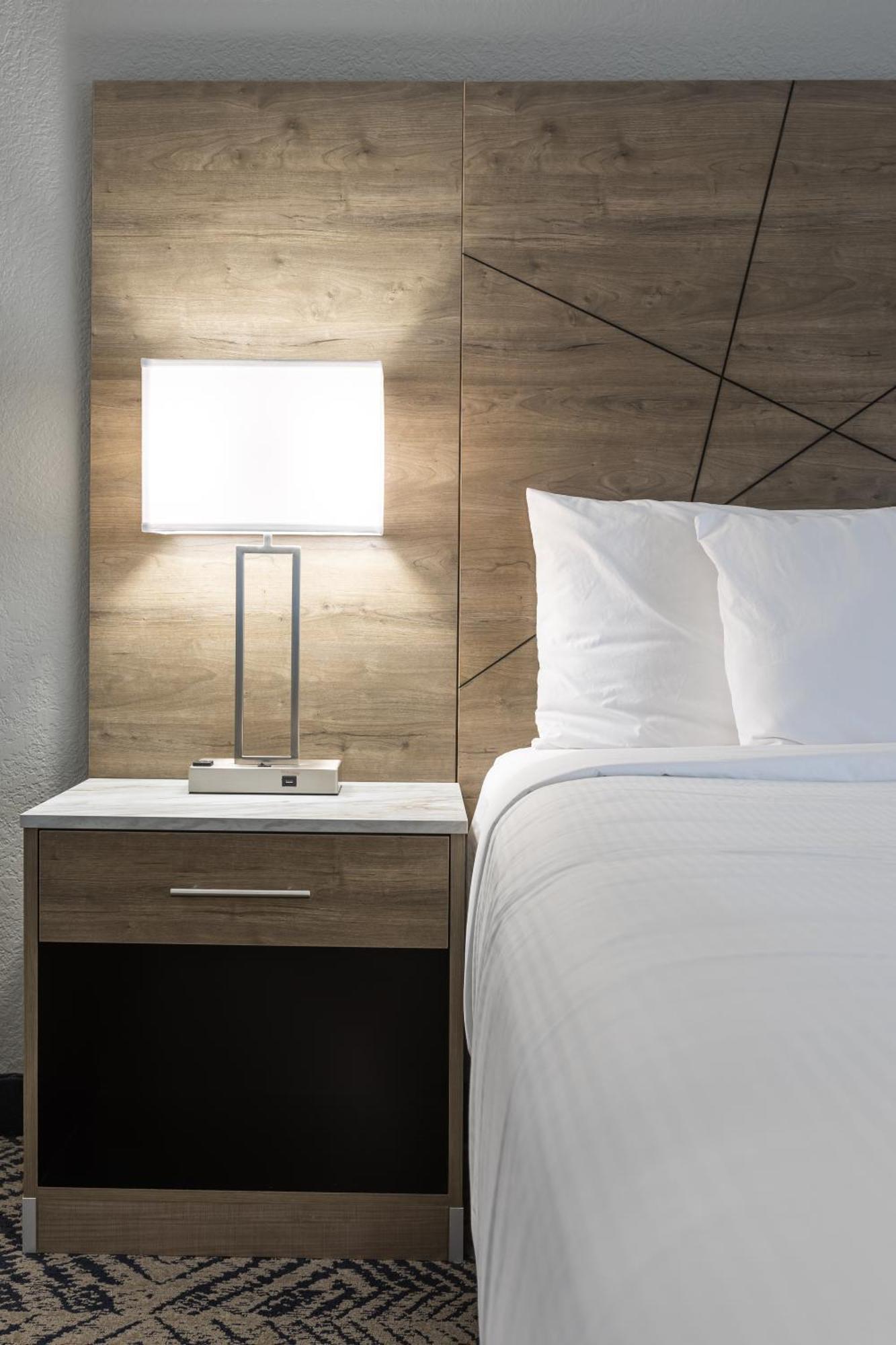 Rodeway Inn & Suites Near Outlet Mall - Эшвилл Экстерьер фото