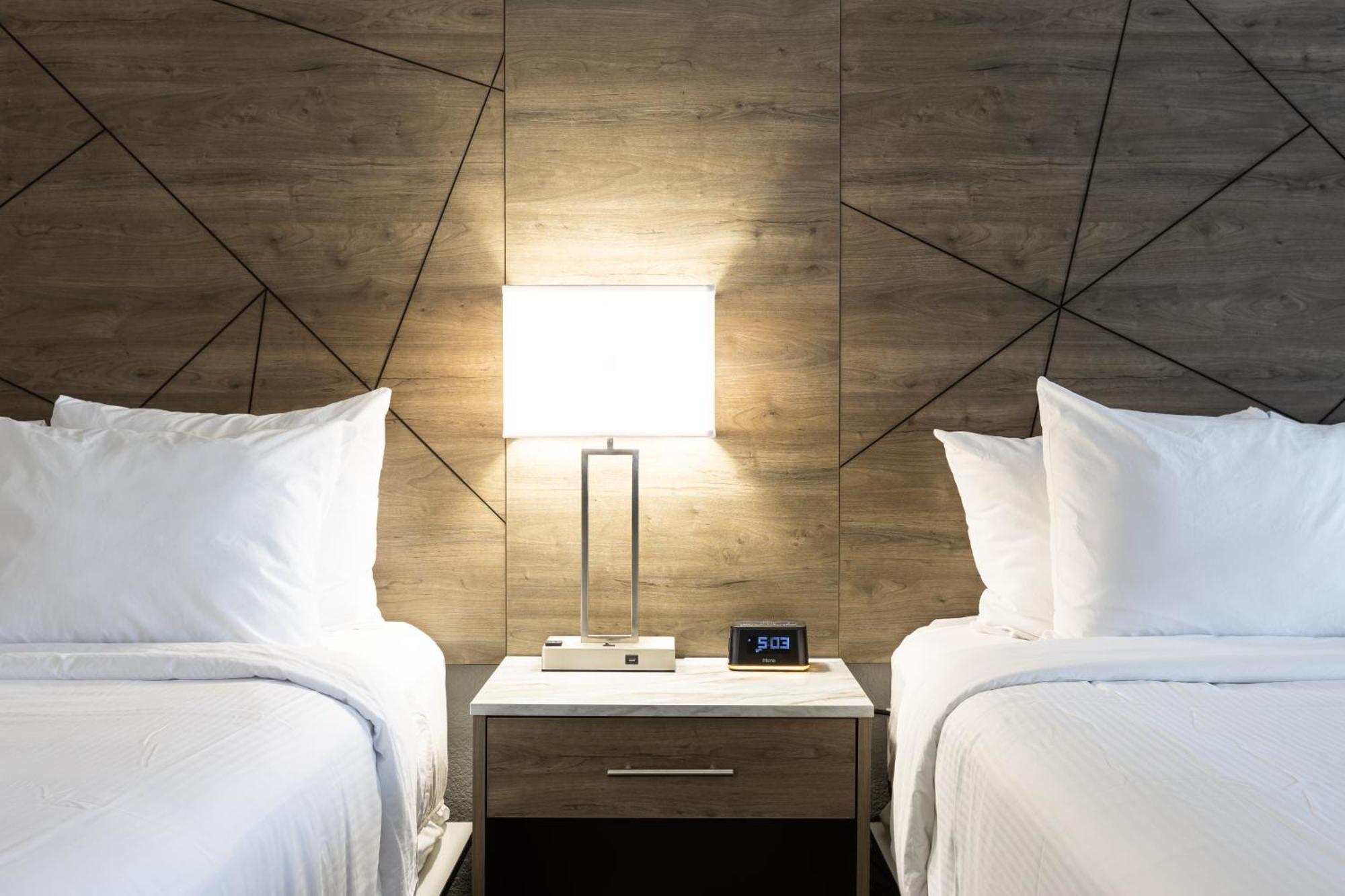 Rodeway Inn & Suites Near Outlet Mall - Эшвилл Экстерьер фото