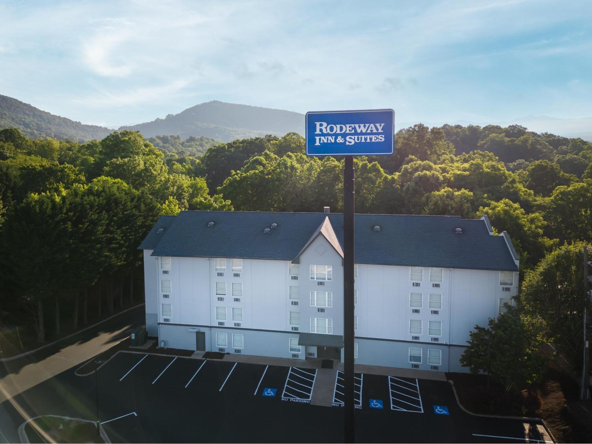 Rodeway Inn & Suites Near Outlet Mall - Эшвилл Экстерьер фото