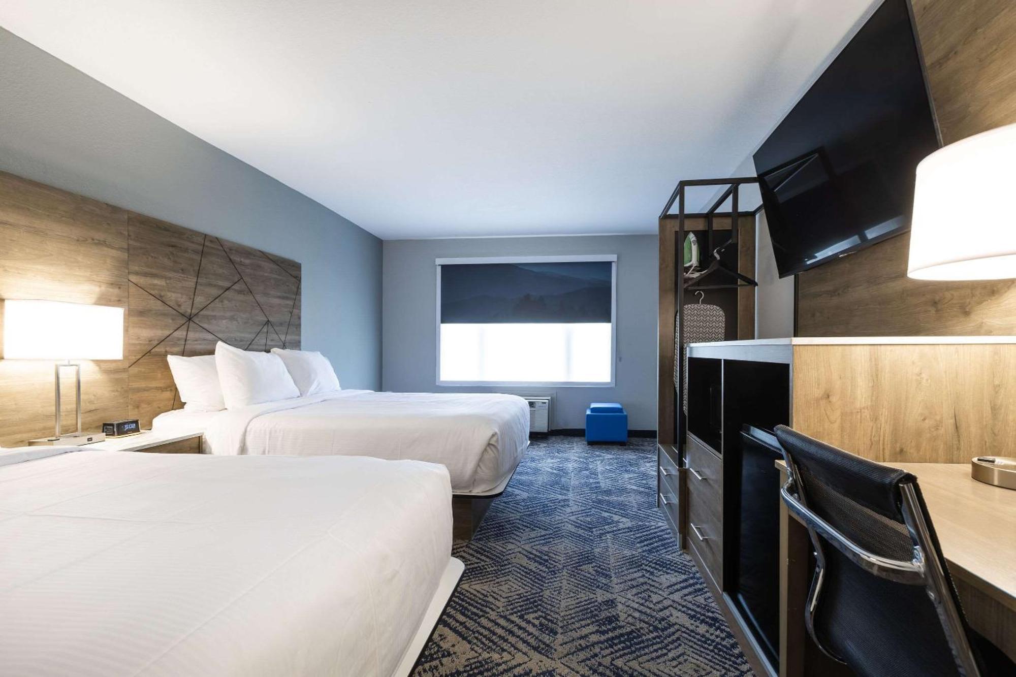 Rodeway Inn & Suites Near Outlet Mall - Эшвилл Экстерьер фото