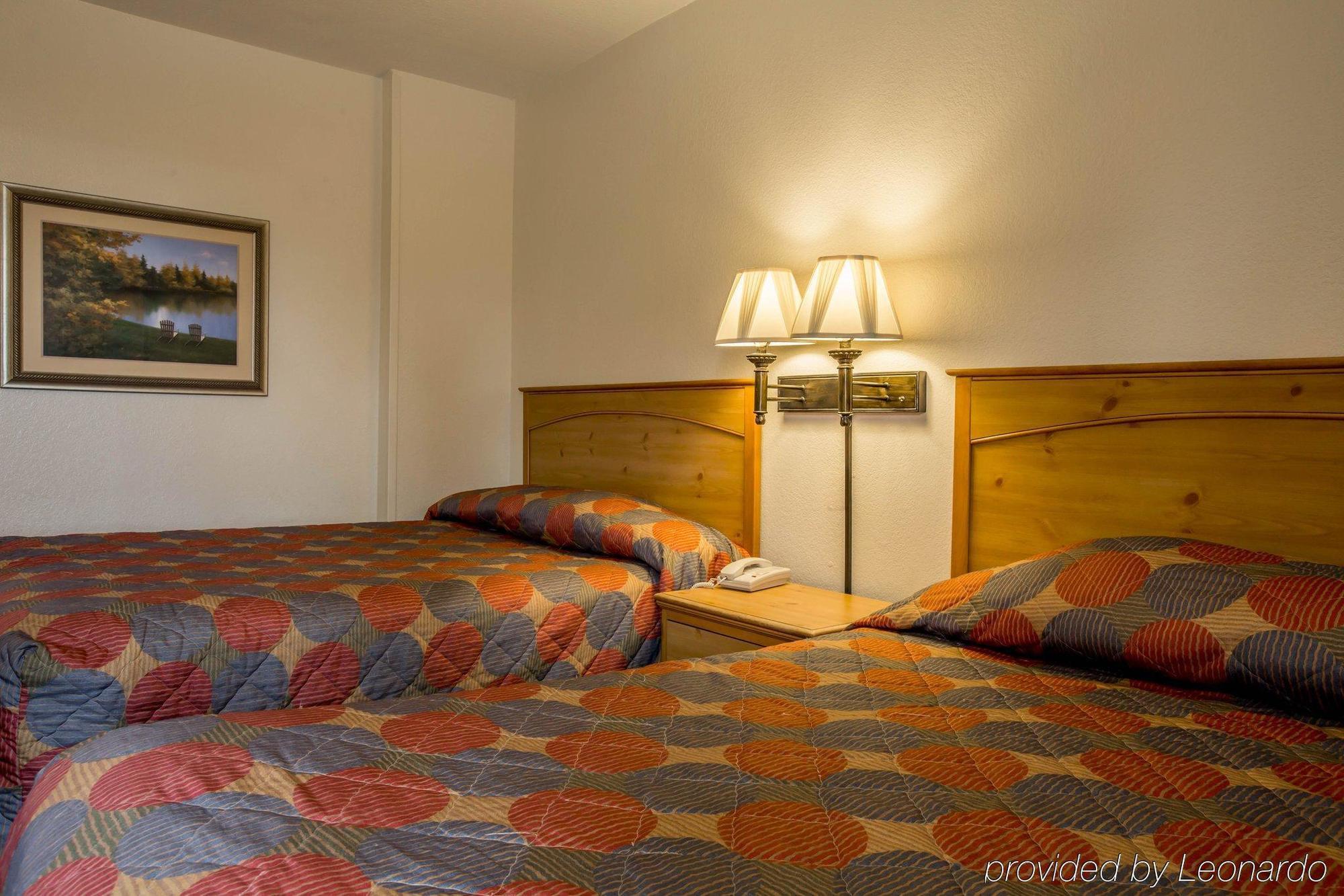 Rodeway Inn & Suites Near Outlet Mall - Эшвилл Экстерьер фото