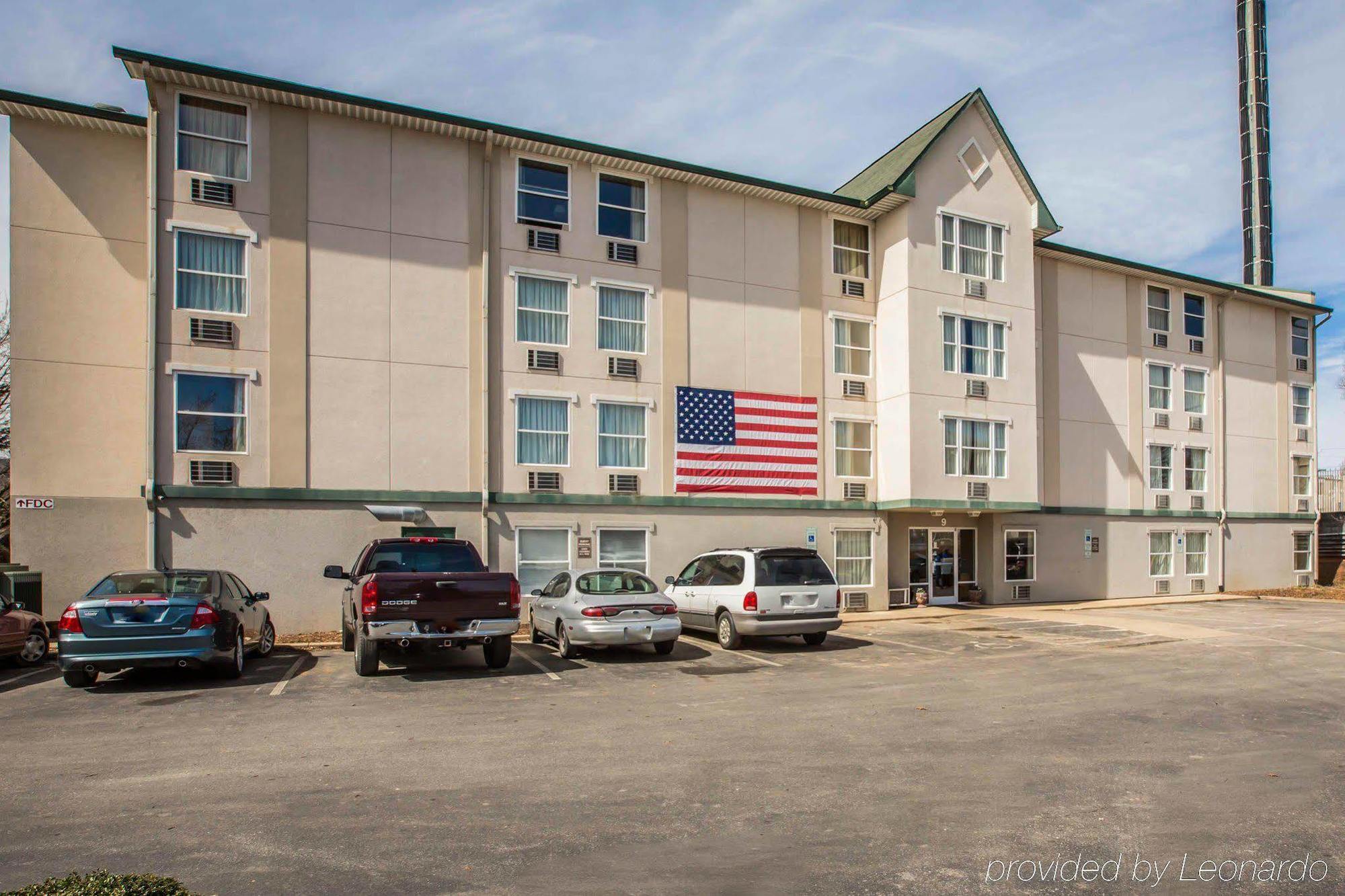 Rodeway Inn & Suites Near Outlet Mall - Эшвилл Экстерьер фото