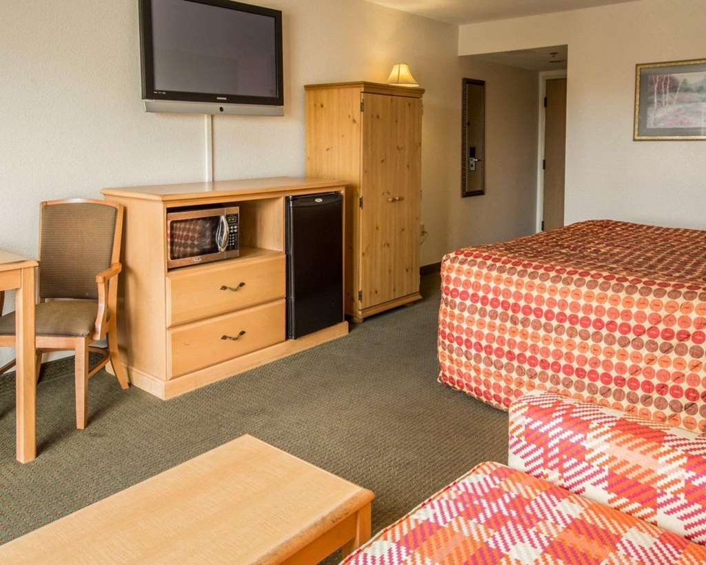 Rodeway Inn & Suites Near Outlet Mall - Эшвилл Номер фото
